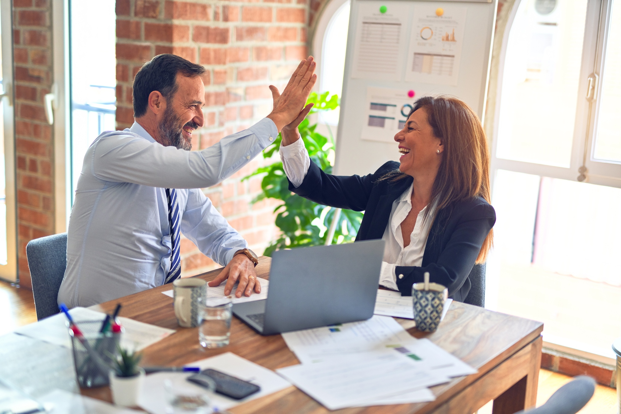 Insurance brokers vs insurance companies: What's the difference? | Abode  Insurance